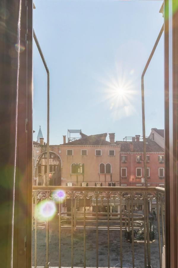 Rialto Canal View With Terrace And Balcony By Wonderful Italy * Venecia